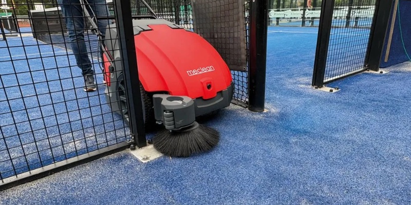 Padelbanen sneller en beter onderhouden